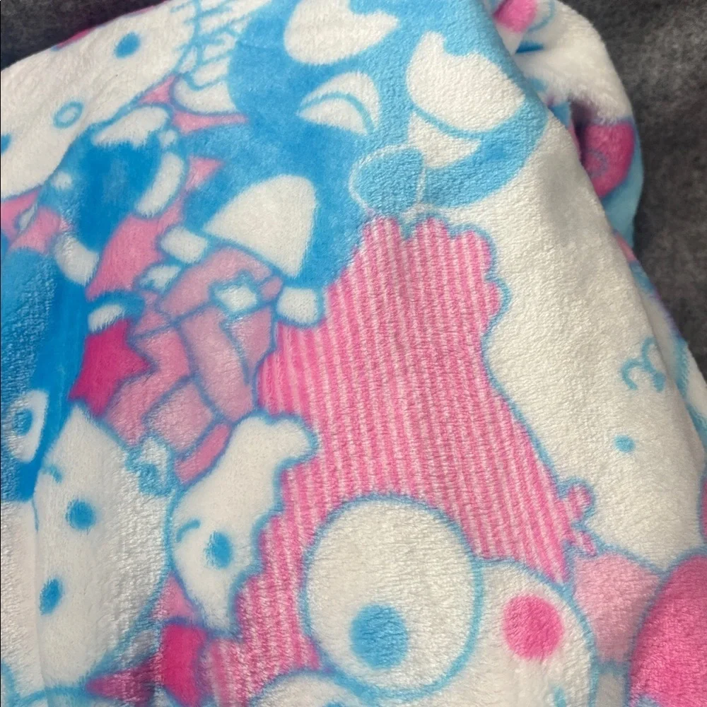 Hello Kitty and friends Pink and Blue Cloud Throw 60x70”cozy soft blanket